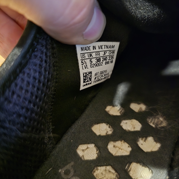 Adidas NMD R1 - Picture 4 of 5